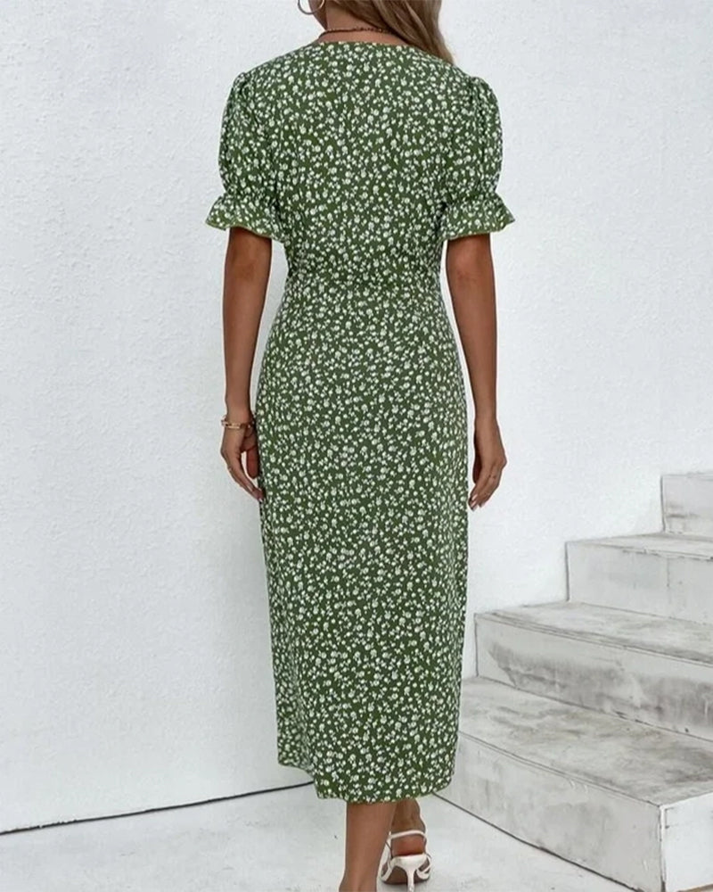 Robe à imprimé floral avec manches courtes et bouton