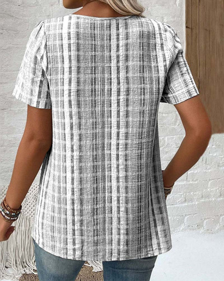 Swobodny T-shirt w serek w paski i kratę