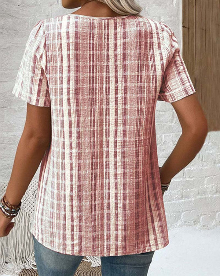 Swobodny T-shirt w serek w paski i kratę