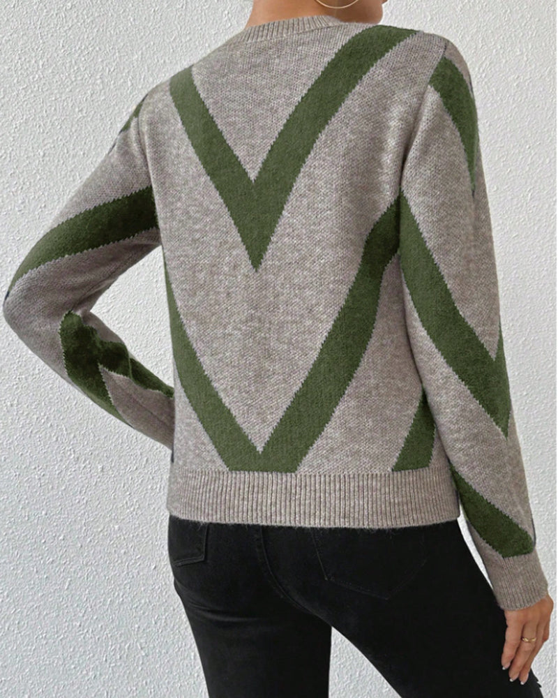 Sweter z geometrycznym wzorem i okrągłym dekoltem