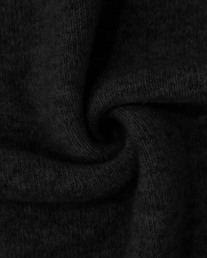 Sweter z golfem z kontrastowym nadrukiem