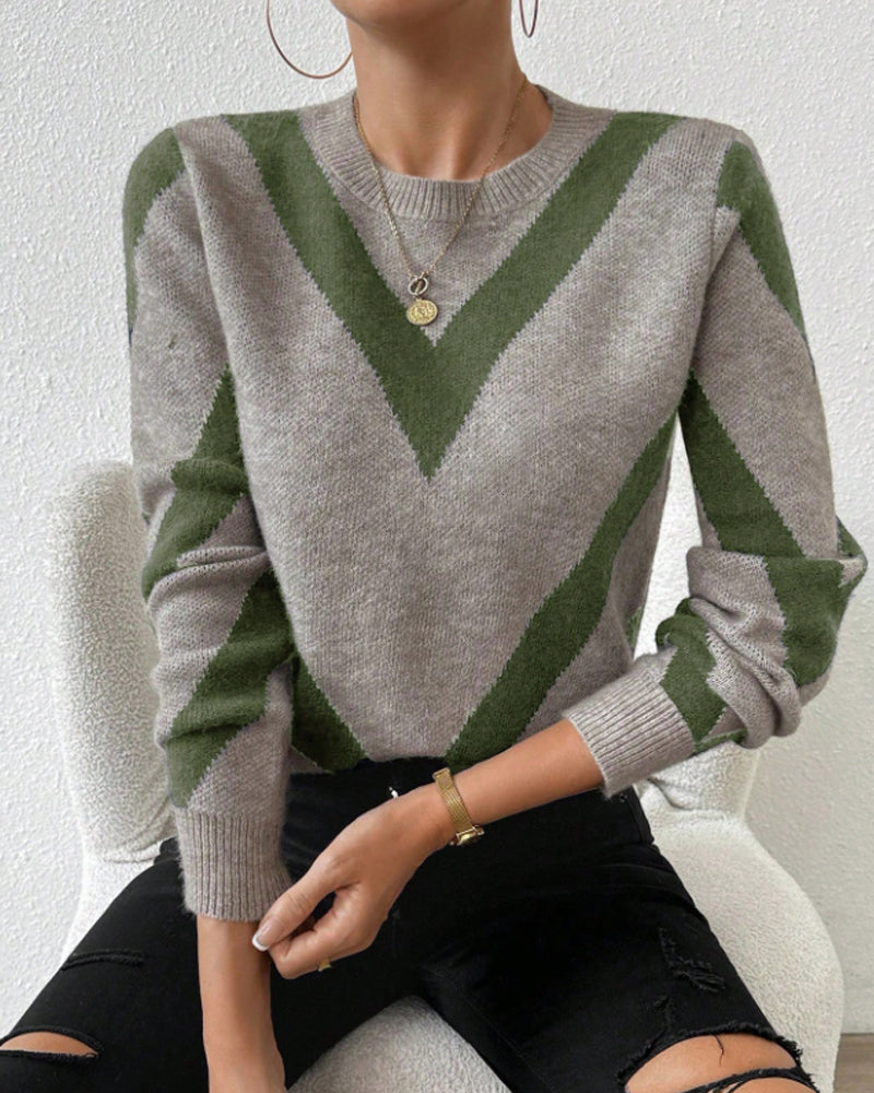 Sweter z geometrycznym wzorem i okrągłym dekoltem