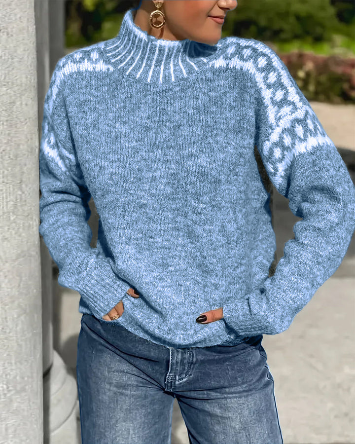 Sweter z golfem z kontrastowym nadrukiem