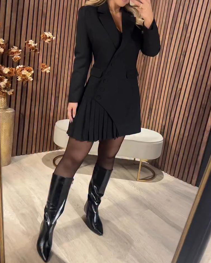 Gładka sukienka z klapami w stylu garniturowym