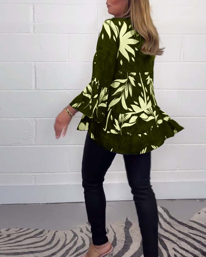 Blouse imprimée à manches cloche et boutons