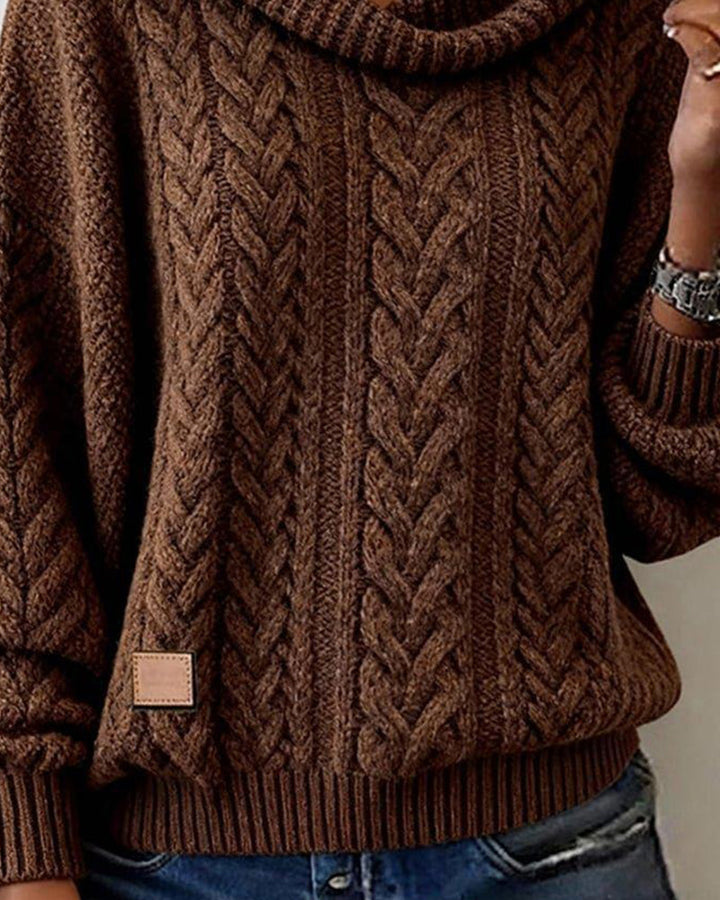 Gładki sweter z dzianiny warkoczowej