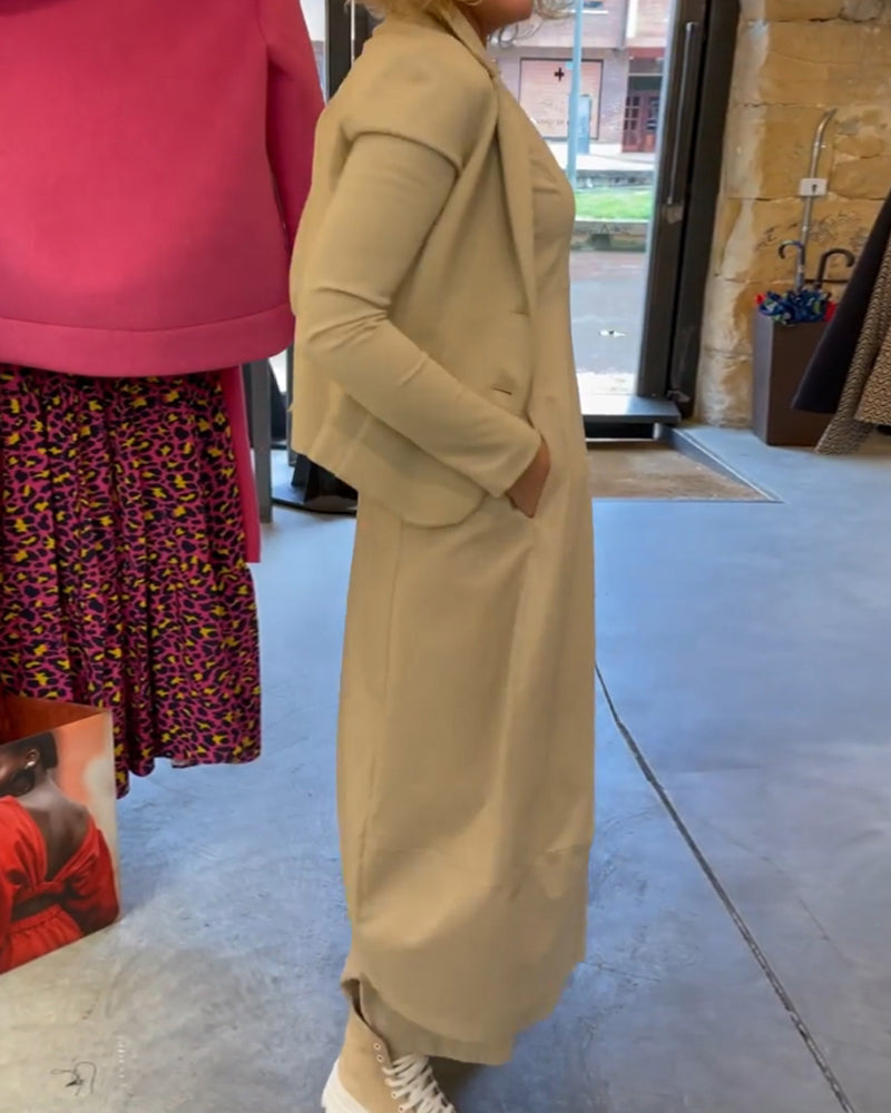 Robe de couleur unie et à manches longues