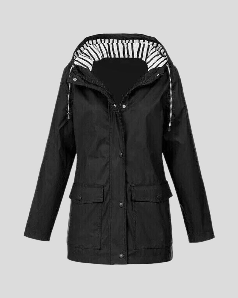 Veste Pour Femmes Avec Caractéristiques Étanche À L'eau Et Au Vent