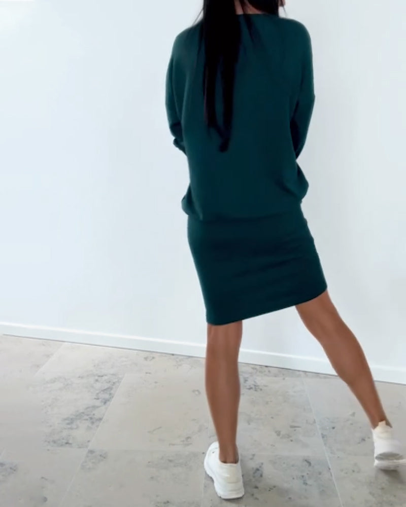 Dopasowana sukienka casualowa z długim rękawem