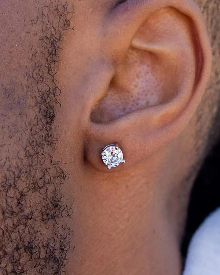 Boucles d'oreilles à tige rondes classiques en zircon