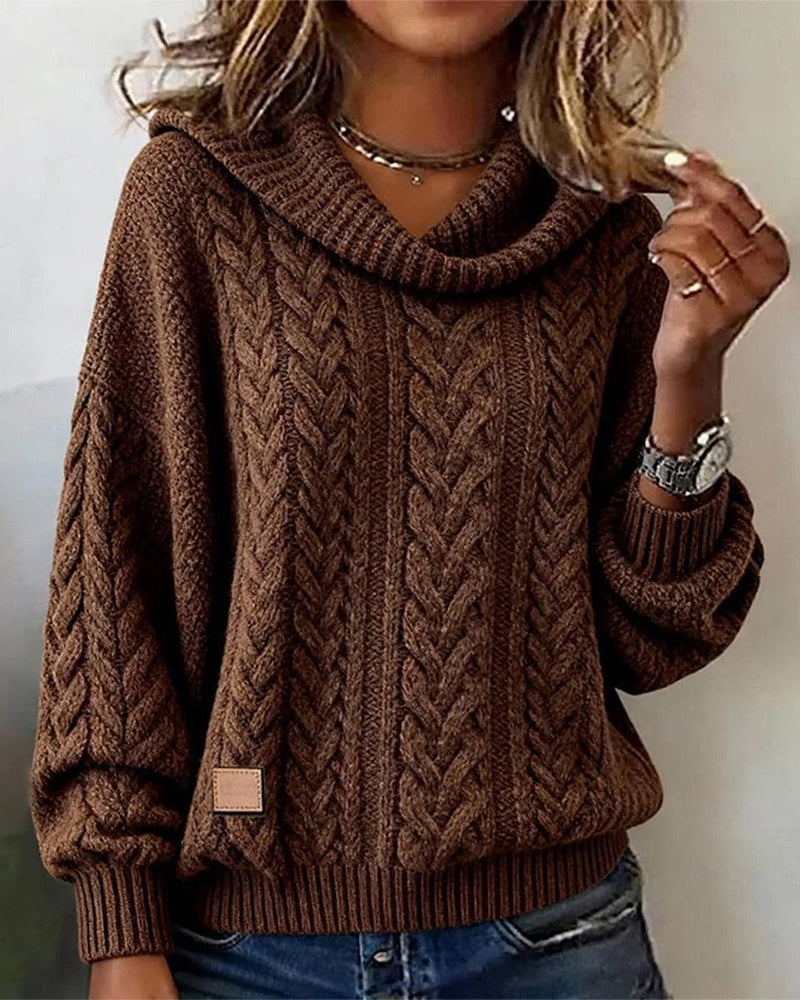 Gładki sweter z dzianiny warkoczowej