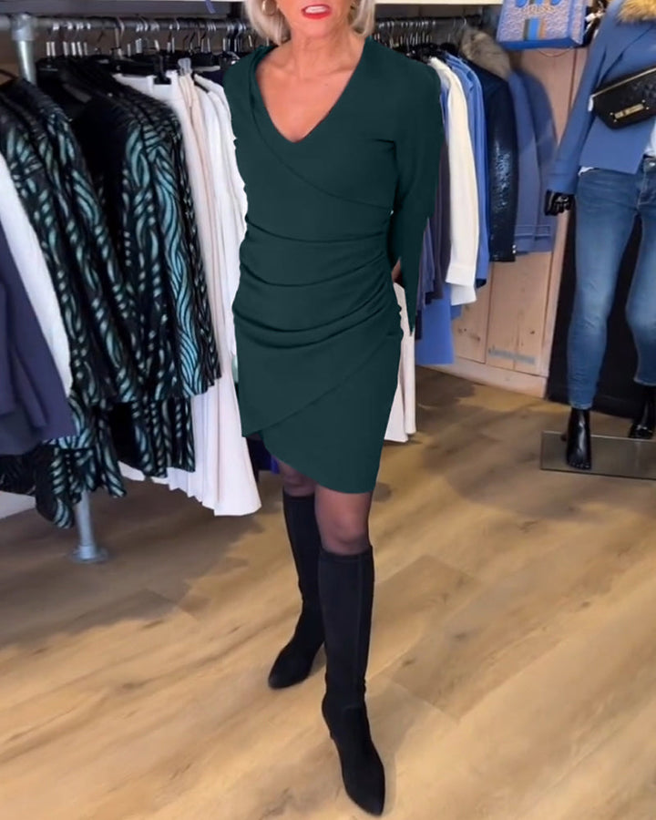 Robe avec cou de cou et manche fascinante