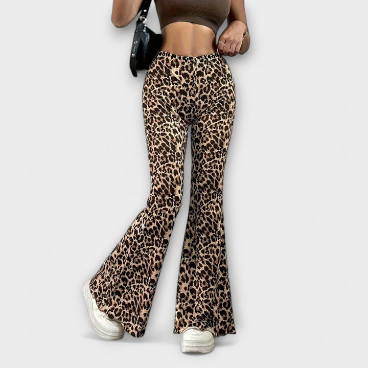 Mila – spodnie bootcut w motyw lamparta