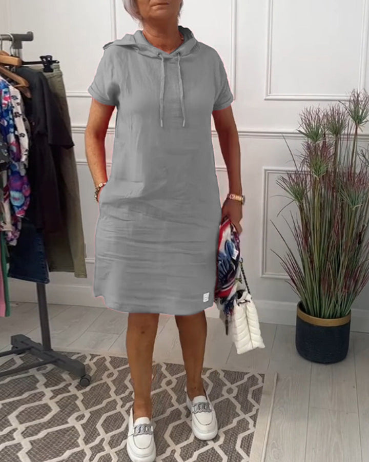 Robe décontractée à capuche et manches courtes
