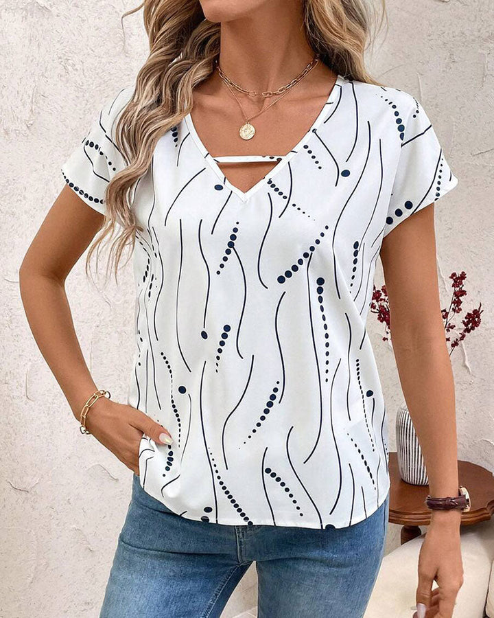 T-shirt z dekoltem w serek, krótkim rękawem i nadrukiem