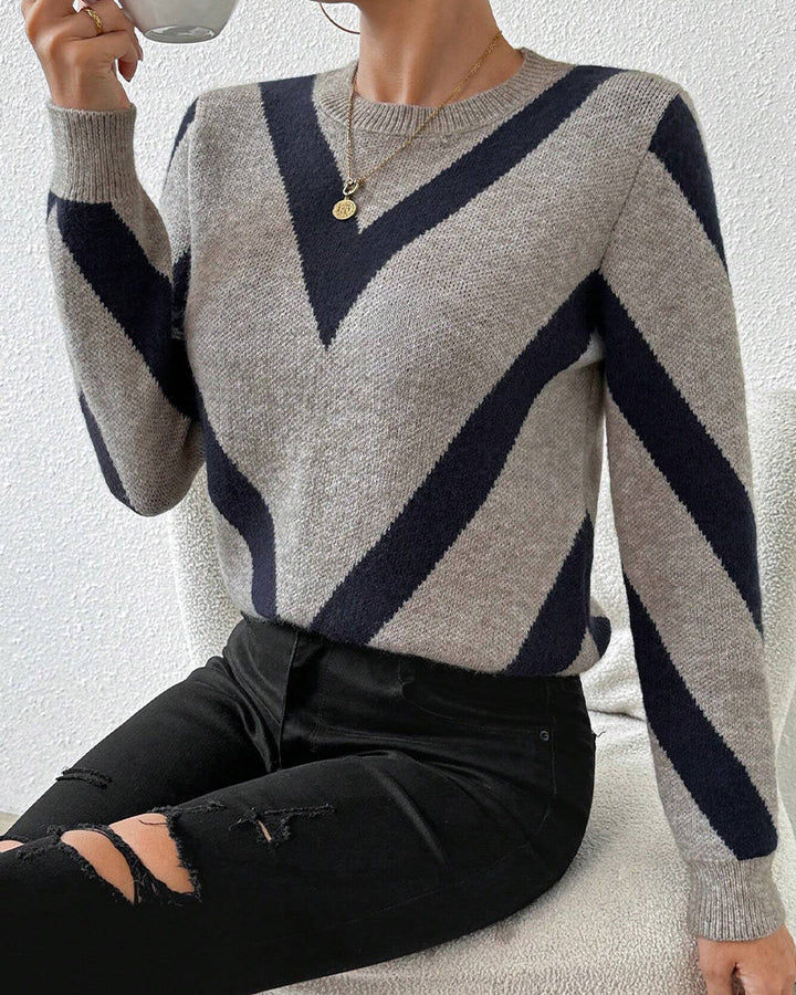 Sweter z geometrycznym wzorem i okrągłym dekoltem