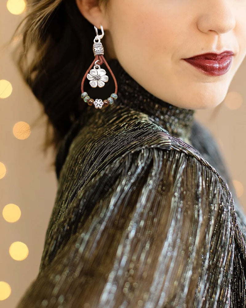Boucles d'oreilles simples en cuir boho avec fleur en corde