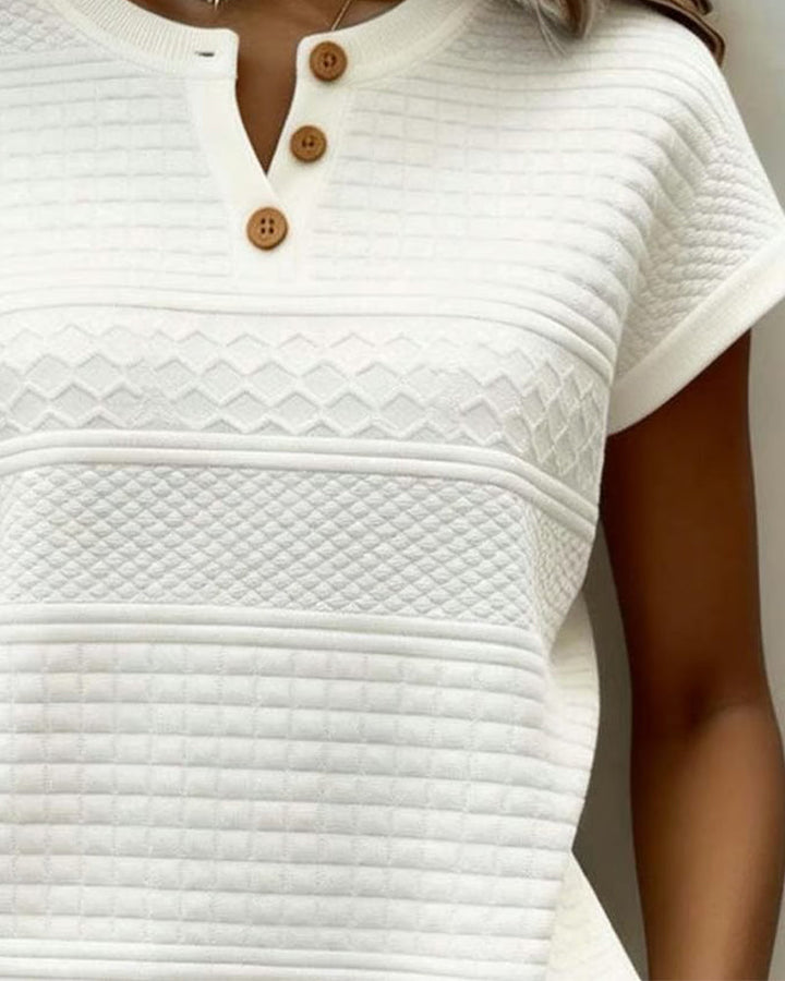 T-shirt z krótkim rękawem, dekoltem w serek na guziki i warkoczowym wzorem