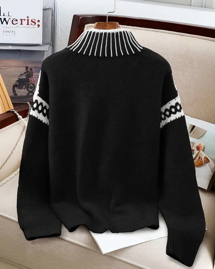 Sweter z golfem z kontrastowym nadrukiem