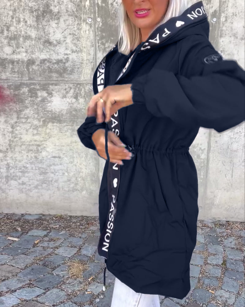 Manteau à capuche décontracté avec cordon de serrage et imprimé lettre