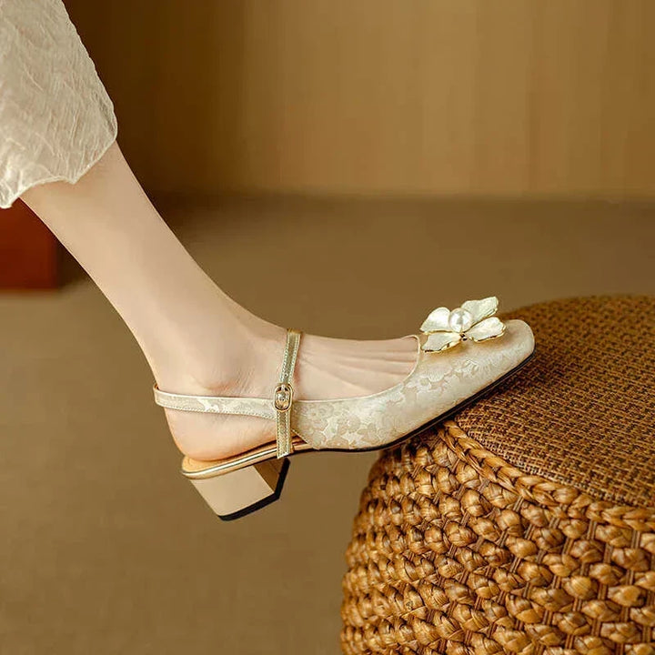 Matylda – Eleganckie damskie buty z kwiatowym detalem
