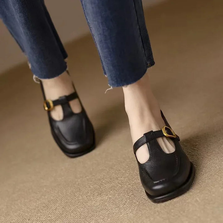 Delia - Damskie buty typu Mary Jane z paskiem w kształcie litery T i kwadratowym noskiem