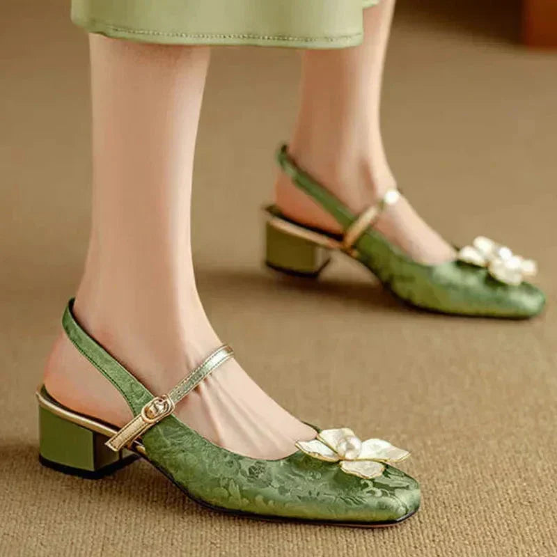 Matylda – Eleganckie damskie buty z kwiatowym detalem