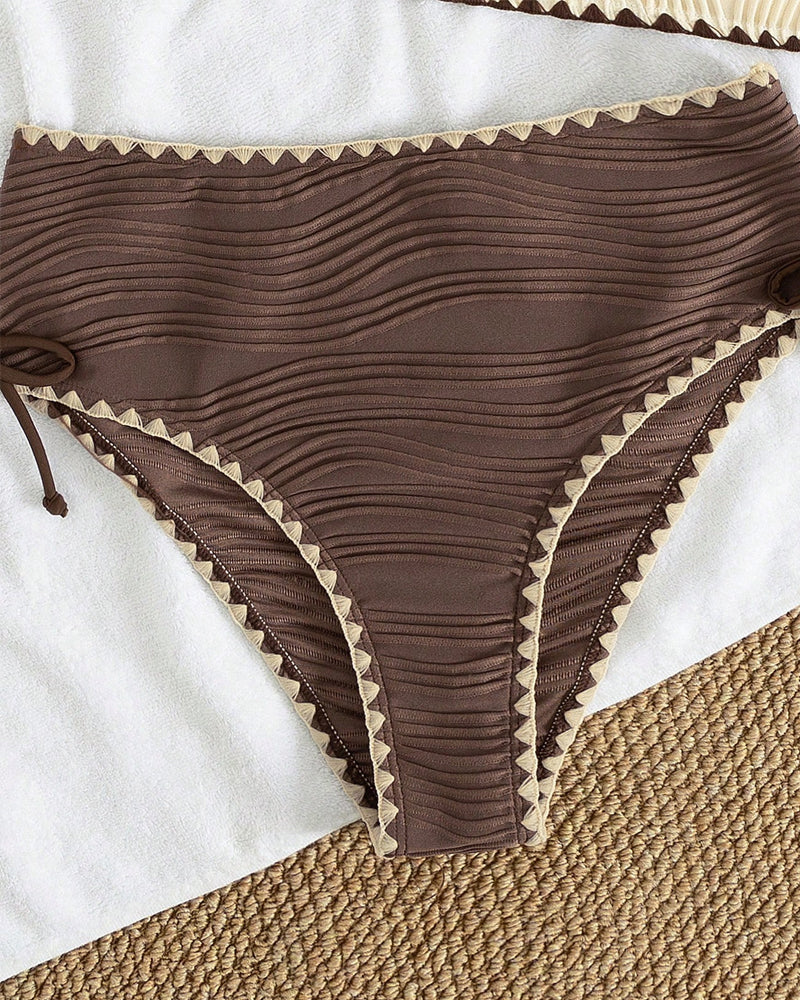 Dwuczęściowy komplet bikini z dekoltem typu halter i kontrastową kolorystyką