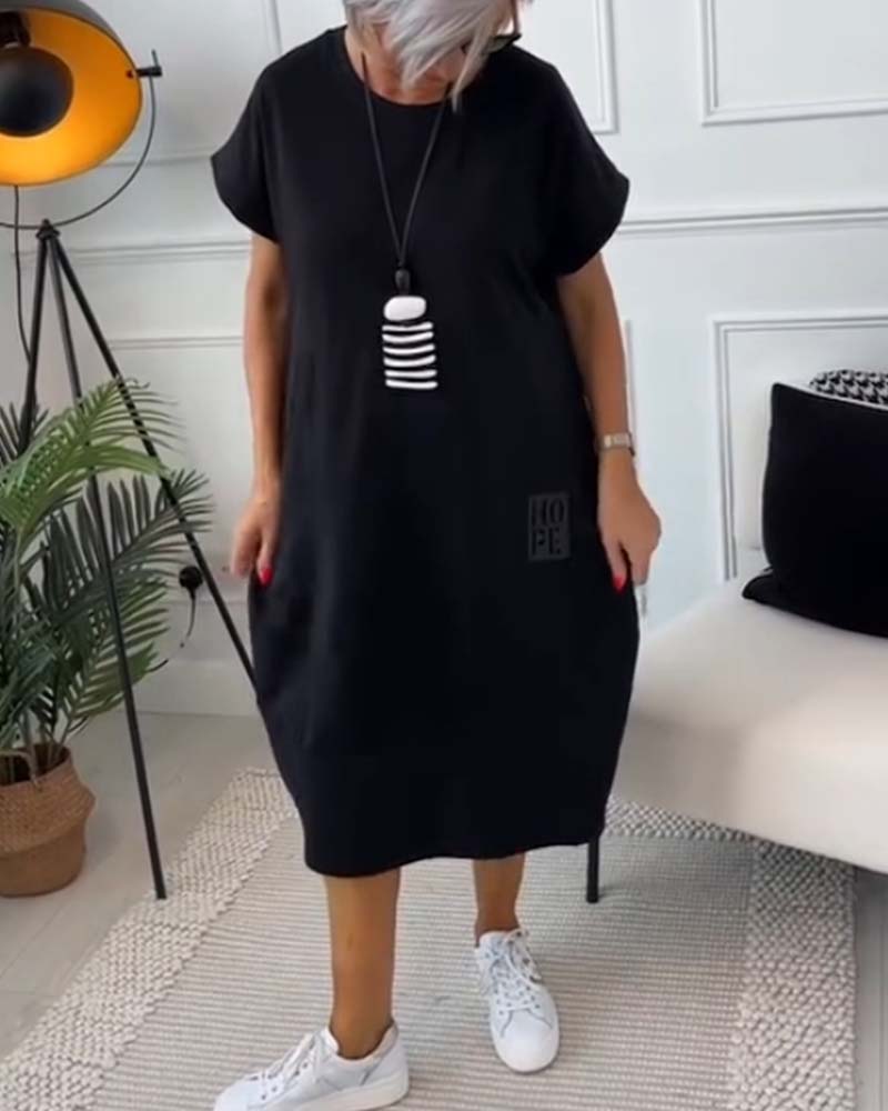 Robe décontractée à manches courtes et imprimé lettre simple