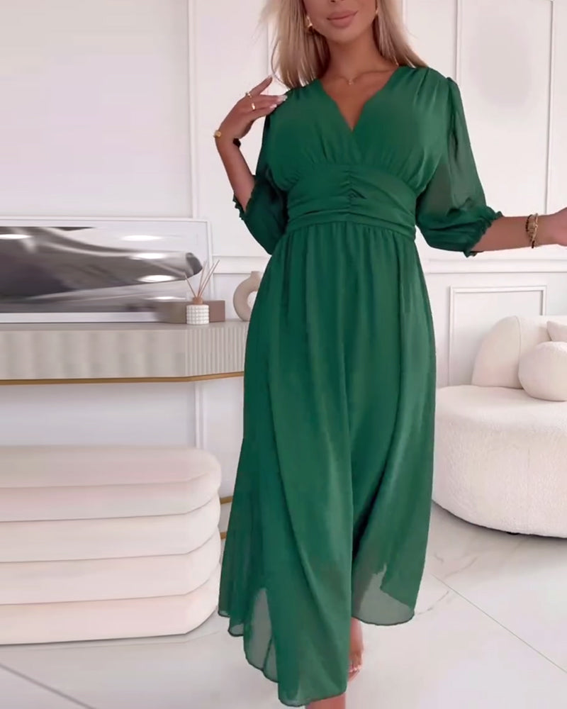 Robe à col en V de couleur unie à la taille