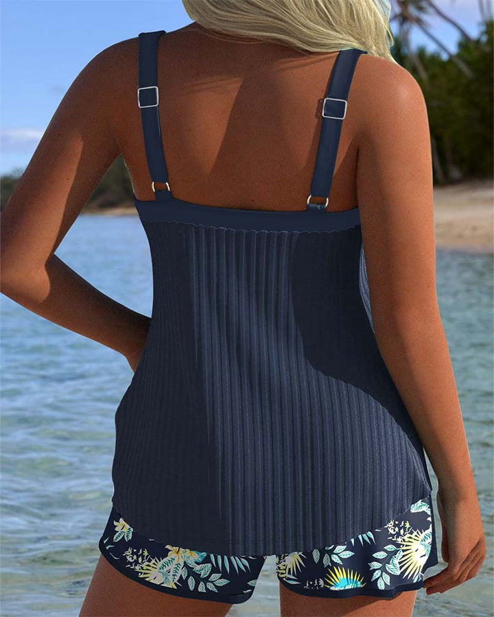 Dagmara - Pasiaste Tankini z Dwuczęściowymi Szortami Plażowymi