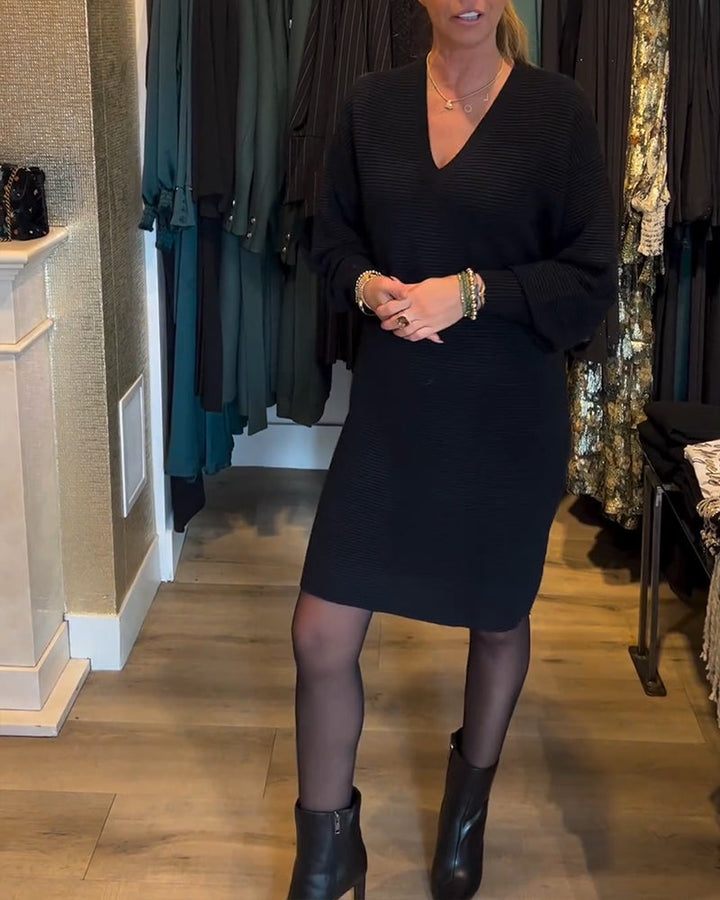Robe pull de couleur unie à col en V