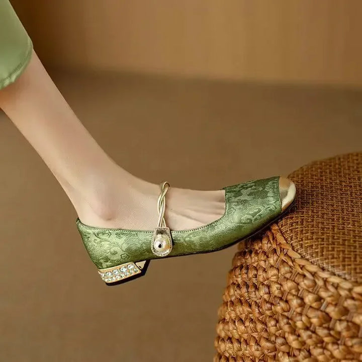 Weronika – Klasyczne buty na obcasie z eleganckim wyglądem